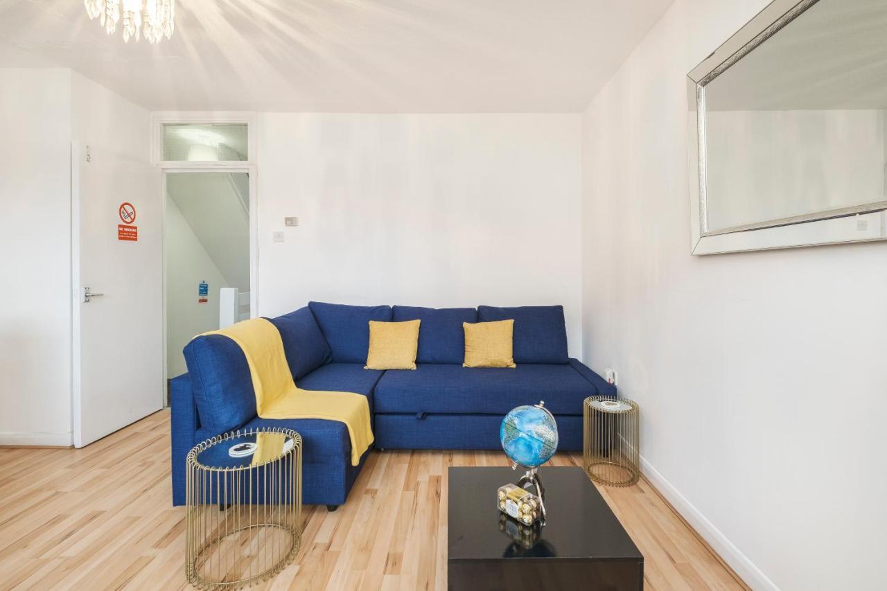 Spacious 3 Bed 1 Bath Hse W Guest Toilet W Parking Near Excel - E16 伦敦 外观 照片