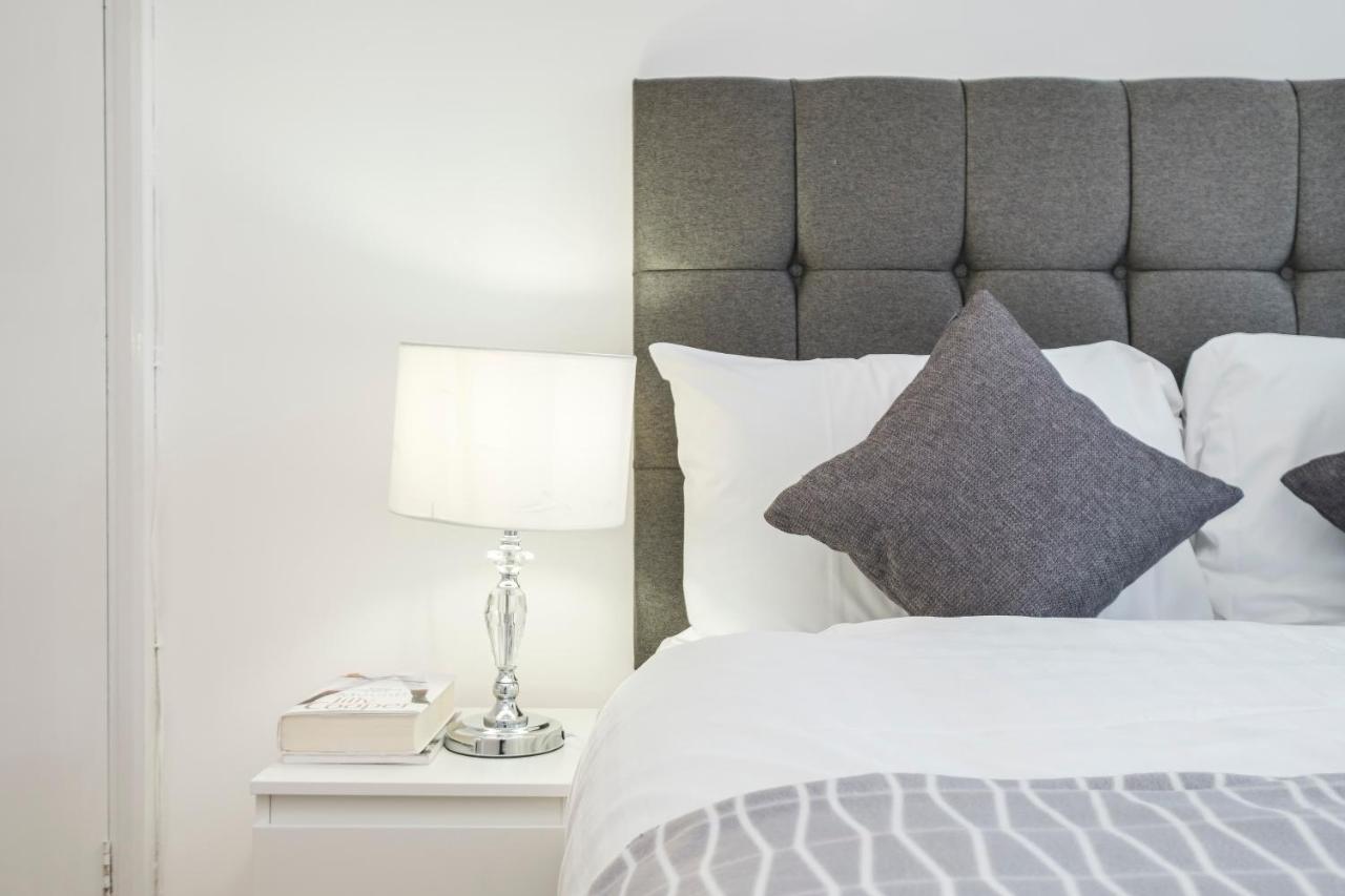 Spacious 3 Bed 1 Bath Hse W Guest Toilet W Parking Near Excel - E16 伦敦 外观 照片