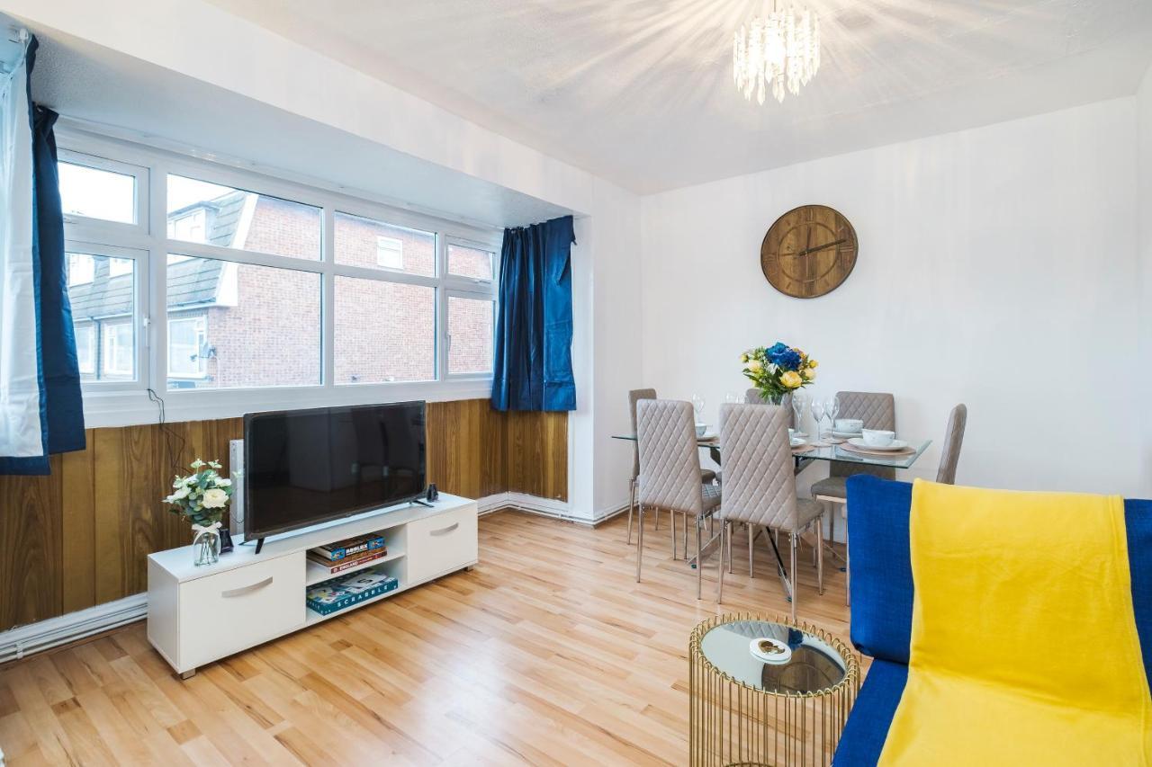Spacious 3 Bed 1 Bath Hse W Guest Toilet W Parking Near Excel - E16 伦敦 外观 照片